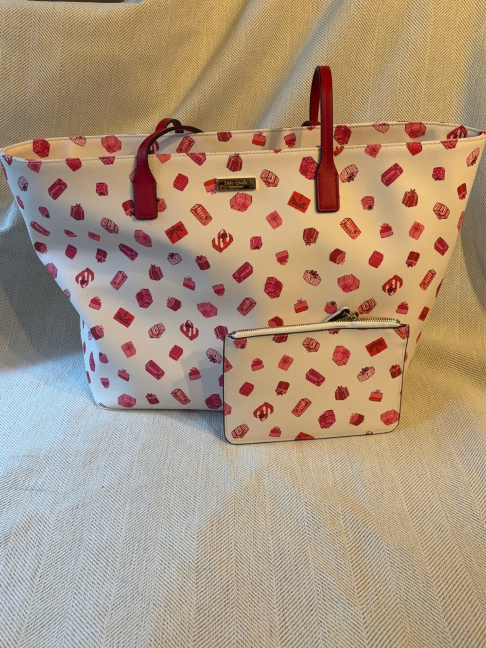 kate spade White Tote with Red Print and Red Handles. Shore Street.